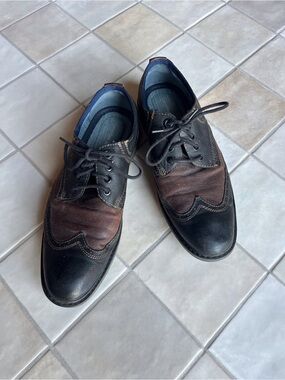 Calvin Klein Two-Tone Wingtip Oxfords